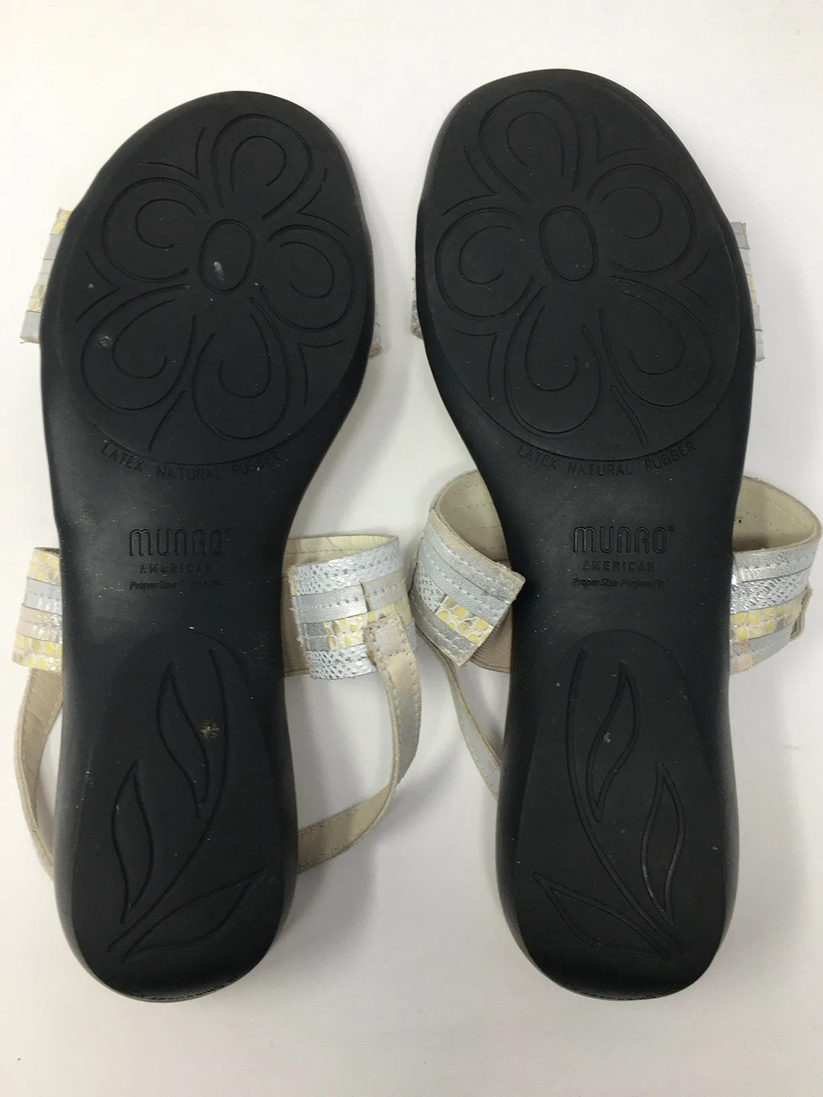 Munro Größe 11 Elfenbein-Patchwork-Sandalen