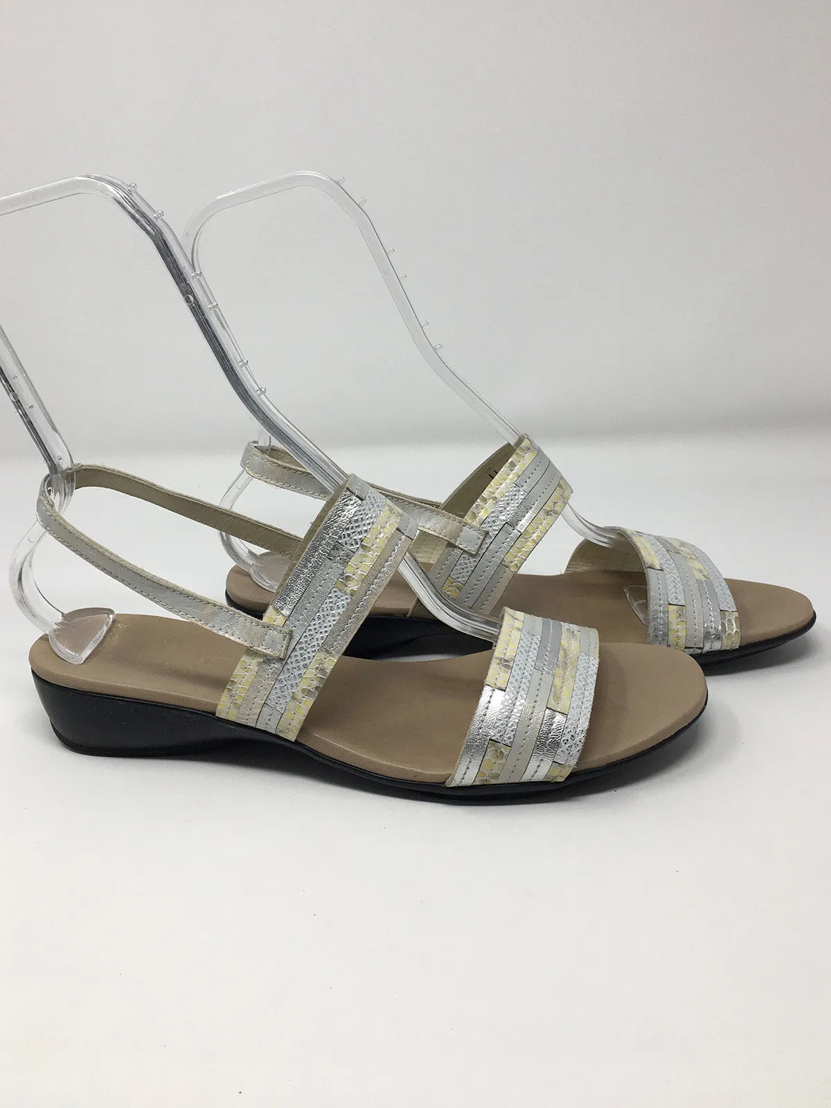 Munro Größe 11 Elfenbein-Patchwork-Sandalen