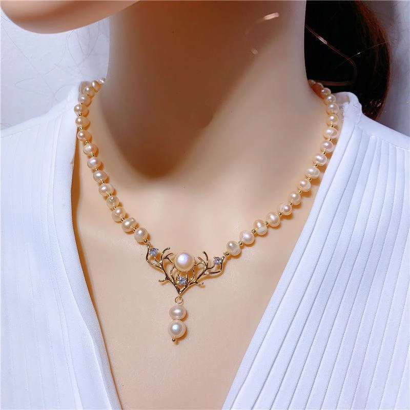 Natural Freshwater Pearl Deer Horn Necklace