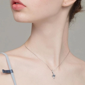 New Internet Celebrity Ins Diamond Necklace Light Luxury High-grade 925 Sterling Silver 