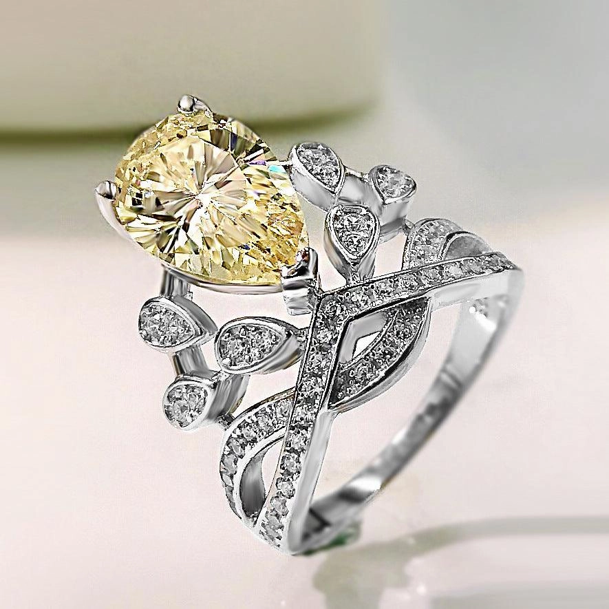 New Pear-shaped Water Drop Personalized Yellow Diamond Crown 8x12mm Ring