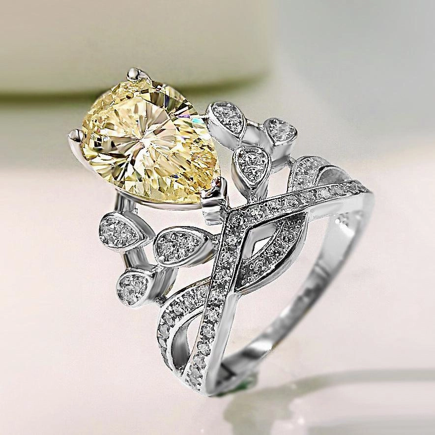 New Pear-shaped Water Drop Personalized Yellow Diamond Crown 8x12mm Ring