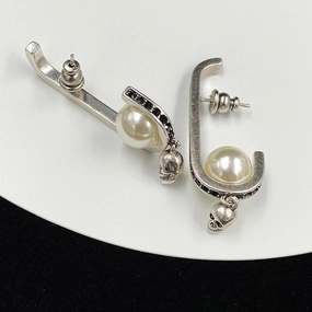 New Skull Head Women's Pearl Brass And Diamond Earrings 