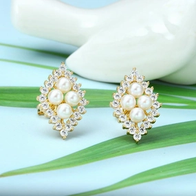 New Women's Natural Pearl Earrings 