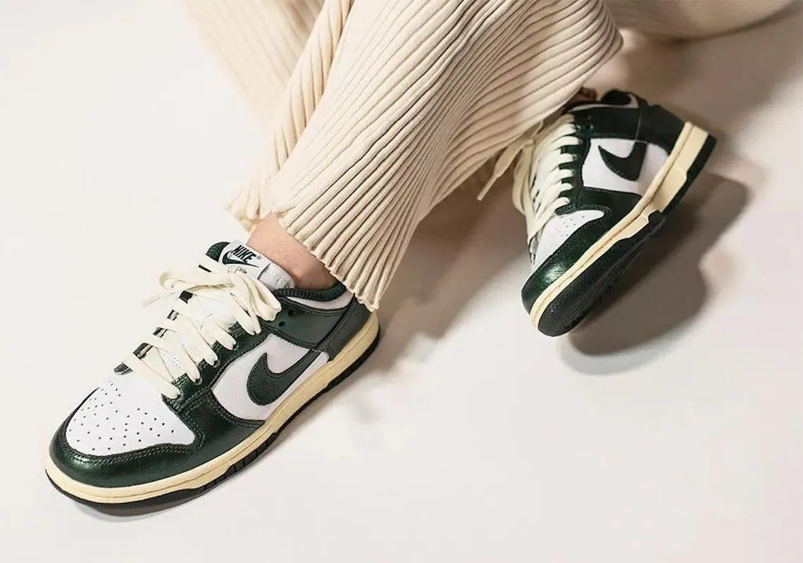 Nike Sneakers Nike Dunk Low Vintage Grün (D)