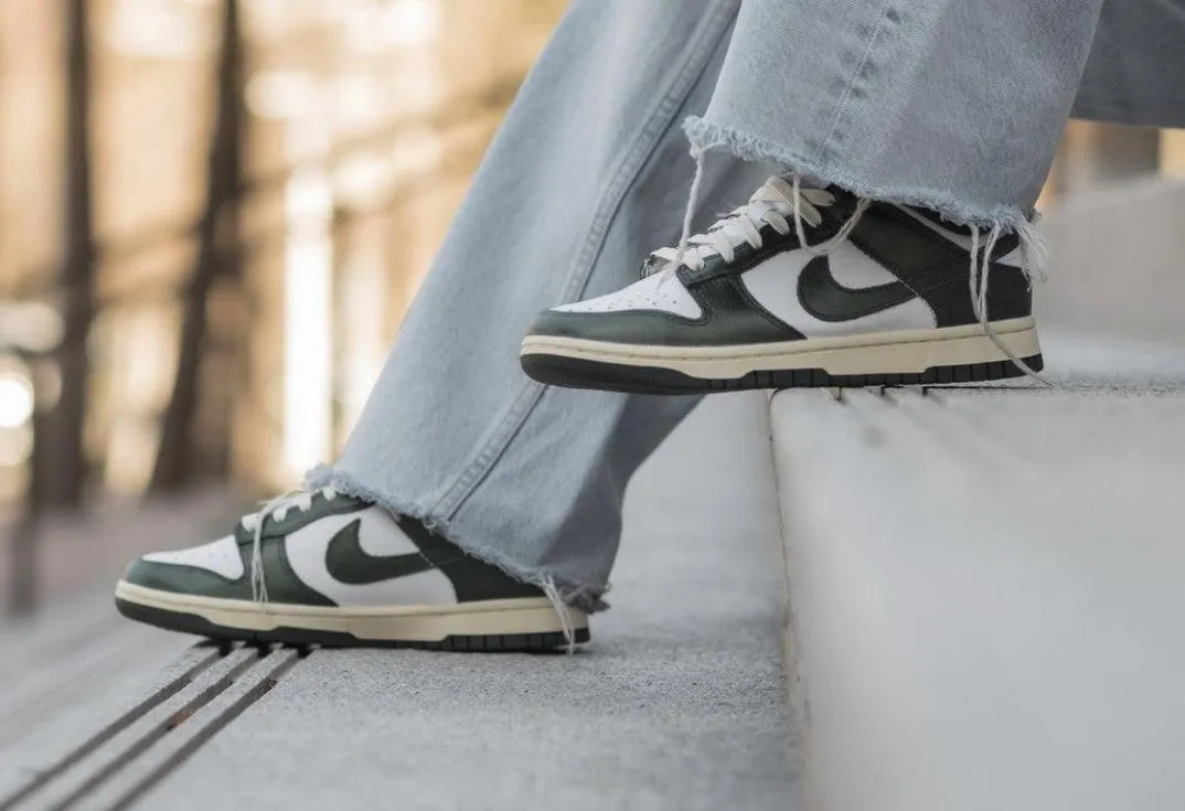 Nike Sneakers Nike Dunk Low Vintage Grün (D)