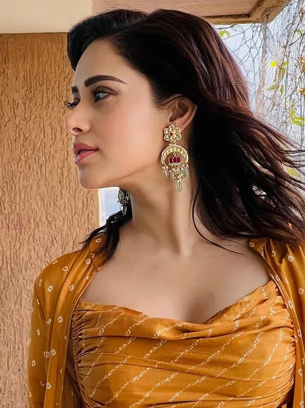 Nushrratt Bharuccha in Pink Color Gold Plated Jadau Kundan Earrings - ME700M