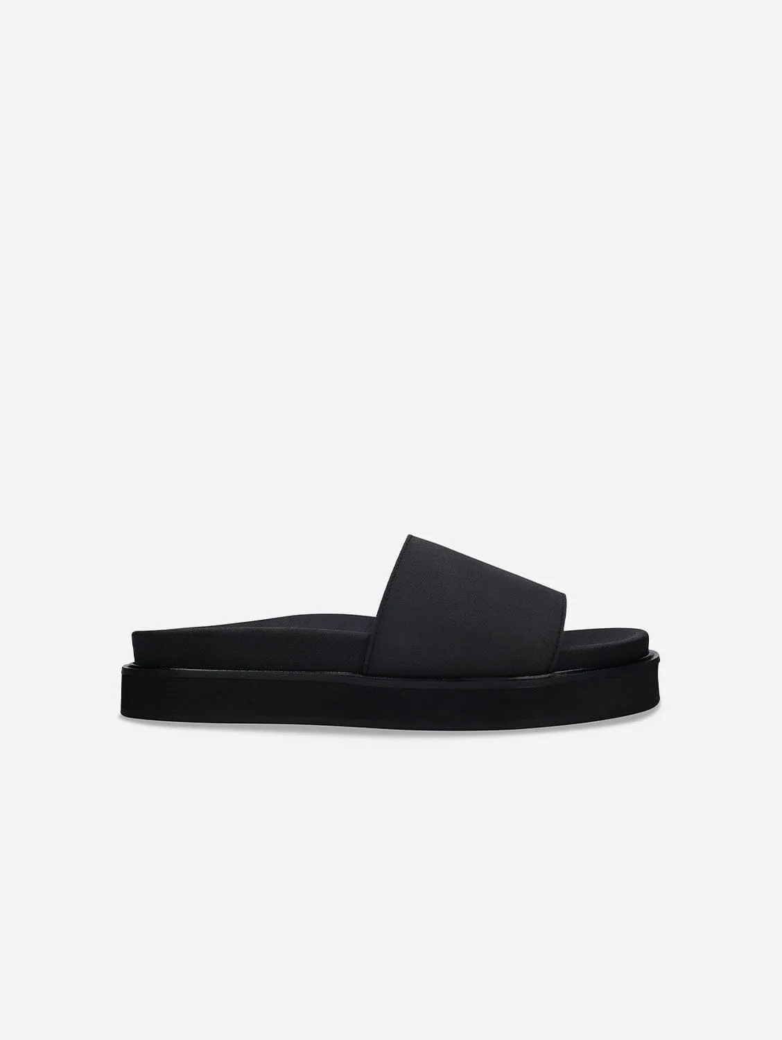 Okina Unisex Vegane Mikrofaser-Sandalen mit breitem Träger und Plateauabsatz | Schwarz