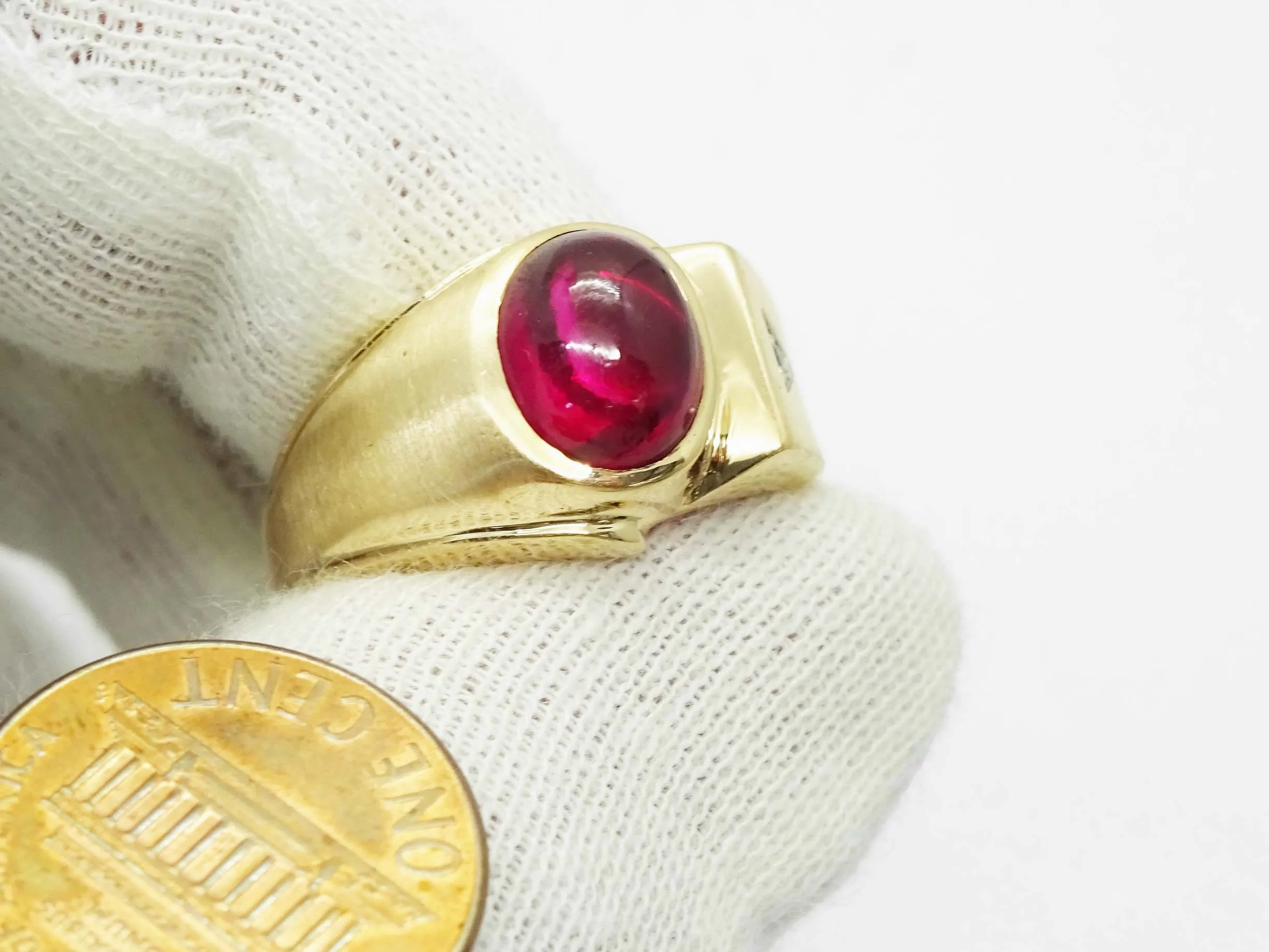 Oval Red Glass Cabochon &amp; Natural Diamond Ring 10k Gold Size 10.5