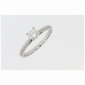 Platinum 4 claw Classic Diamond Ring texture-diamond  
