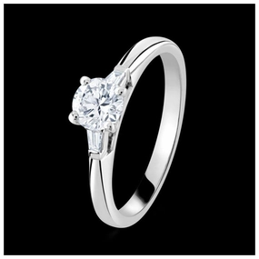 Platinum 4-claw set round brilliant cut Diamond solitaire ring with two tapered Diamonds texture-diamond  