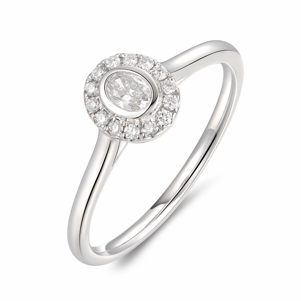 Platinum oval cut Diamond cluster ring texture-diamond  