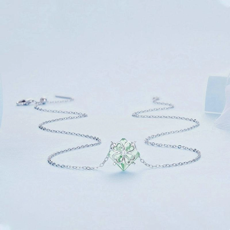 Platinum-plated Simple Green Elegant Pendant Necklace