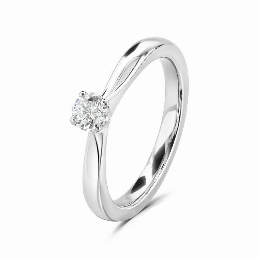 Platinum solitaire diamond ring texture-diamond  
