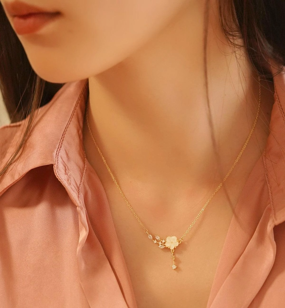 Plum Blossom Natural Mother Shell Exquisite Vintage Pearl Necklace