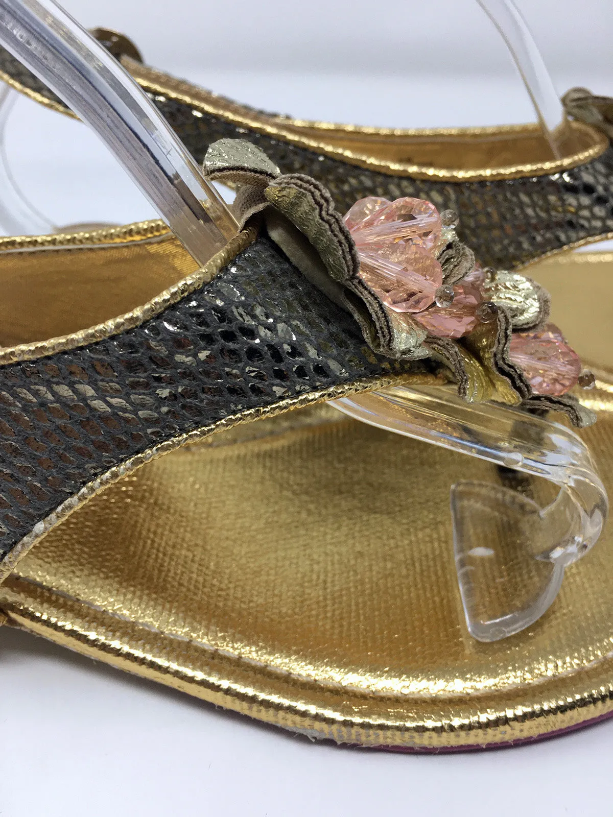 Poetic License Größe 9,5 Sandalen mit Gold & Rosa Schlangenmuster