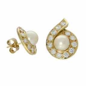 Pre-loved 18ct Yellow Gold Large Pearl & Diamond Stud Earrings texture-pearl  