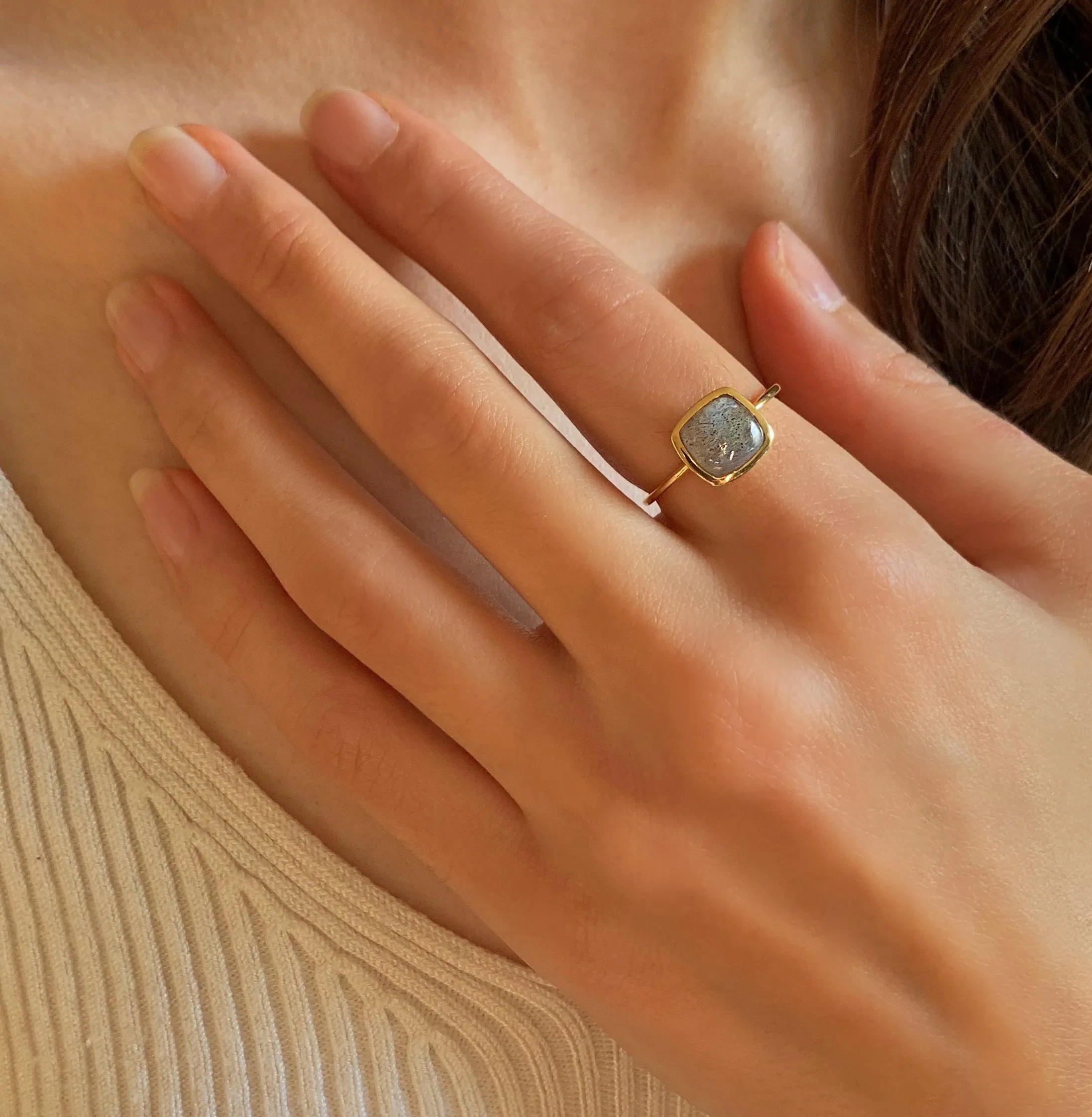 Ring in 925 silver gilded with 18k yellow gold assembled with Labradorite