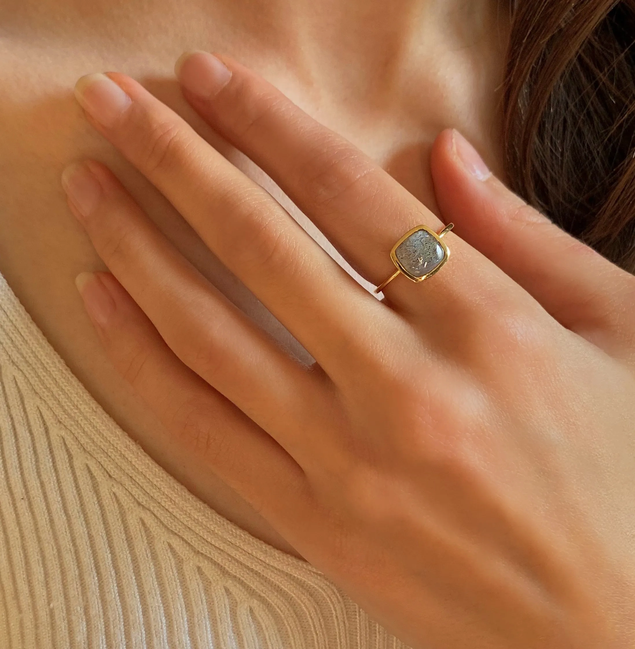 Ring in 925 silver gilded with 18k yellow gold assembled with Labradorite