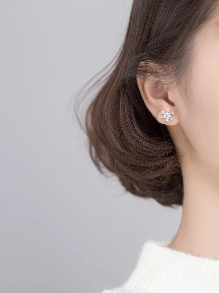 S925 Silver Small Temperament Snow Flower Earrings