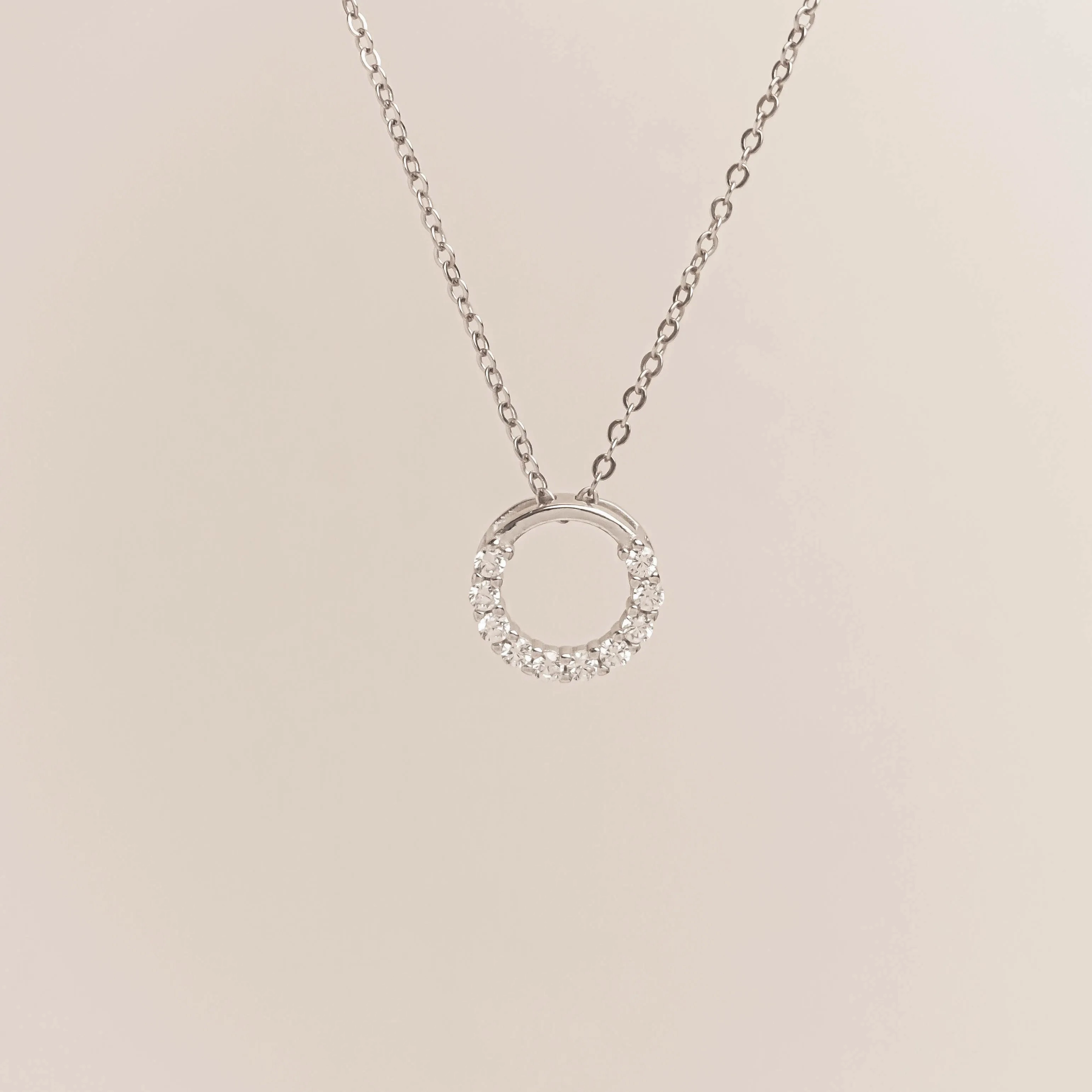 Shiny Wreath Necklace