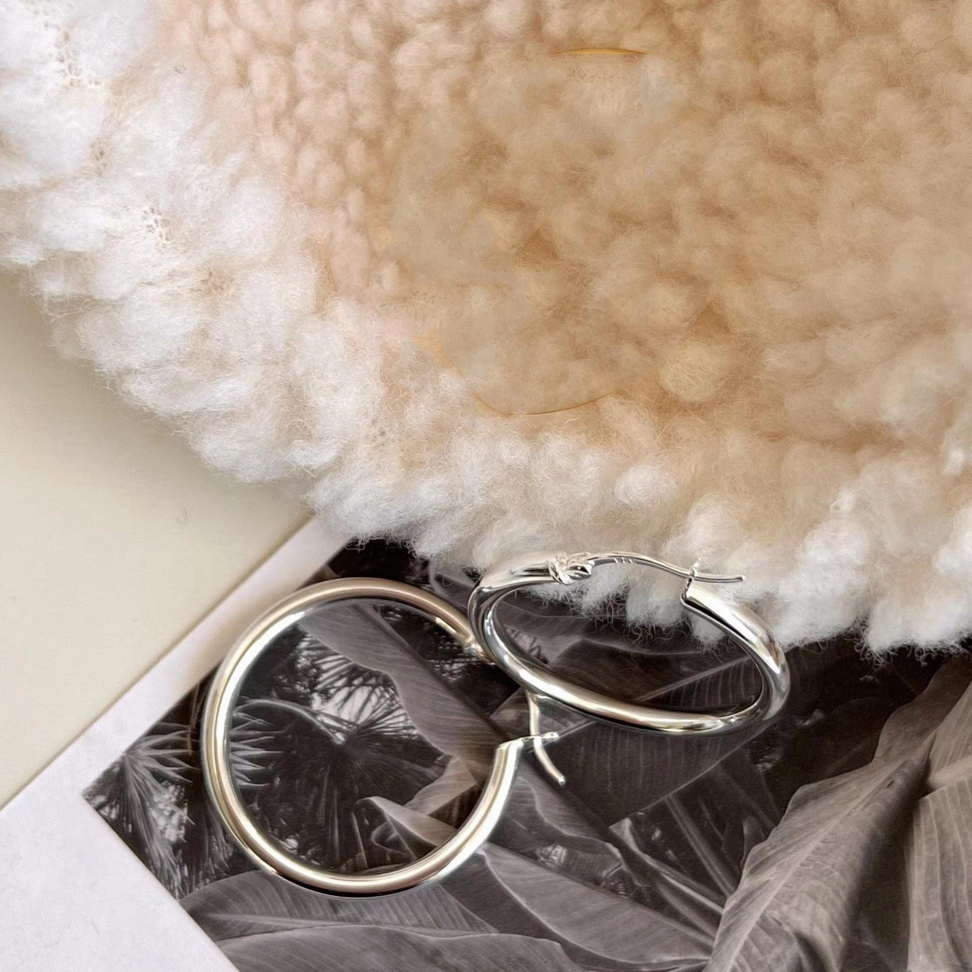Silver Classic Versatile Glossy Earring Diameter