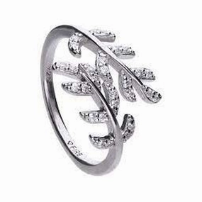 Silver Cubic Zirconia Set Leaf Crossover Ring, size L texture-silver-ornament  
