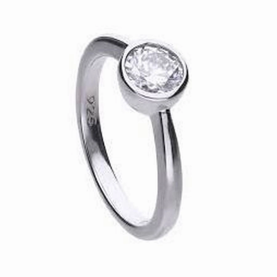 Silver Rubover Set Cubic Zirconia Solitaire Ring, size S texture-silver-ornament  