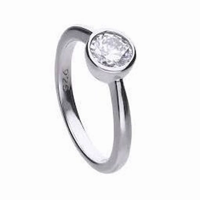 Silver Rubover Set Cubic Zirconia Solitaire Ring, size S texture-silver-ornament  