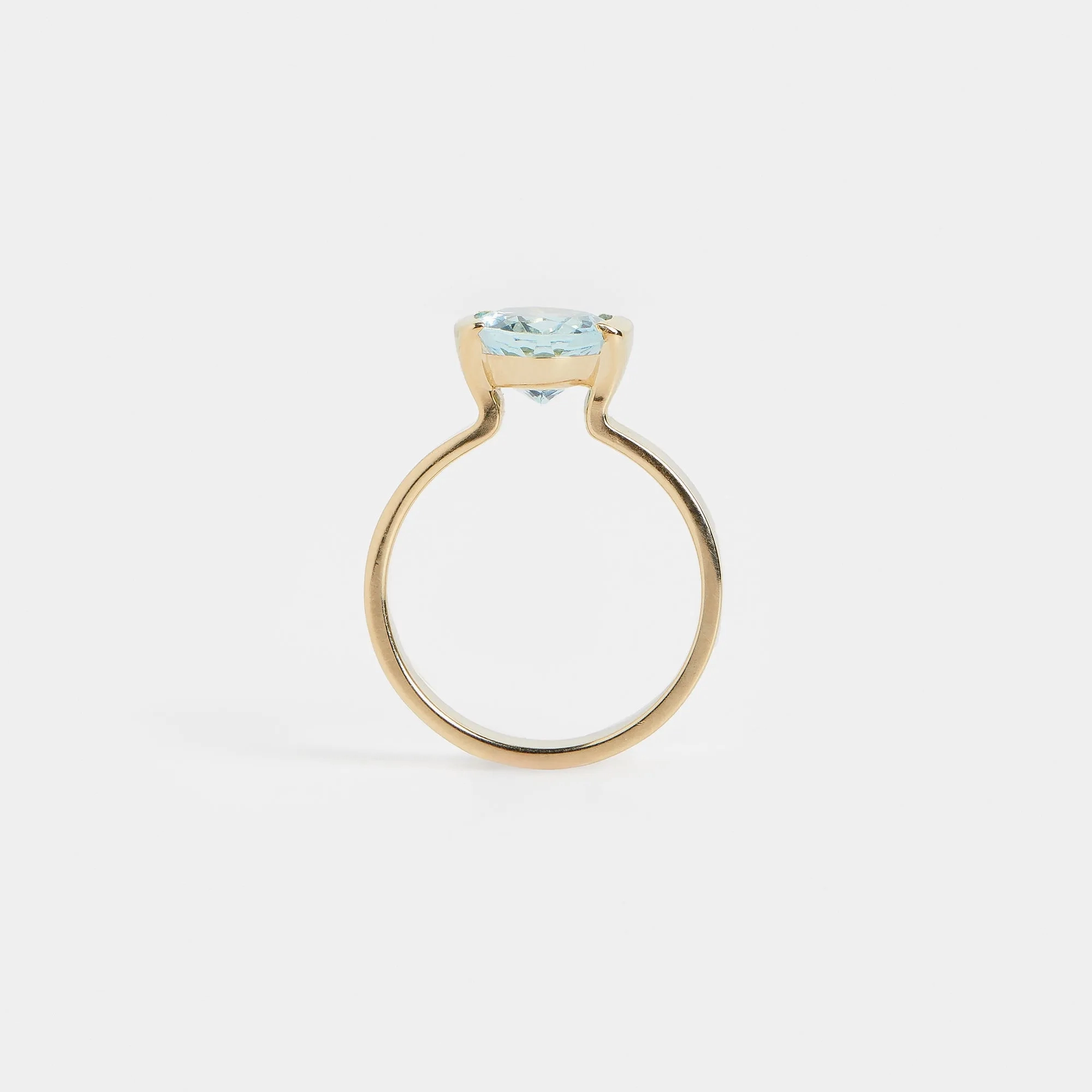 Silvi Ring with Aquamarine in Gold