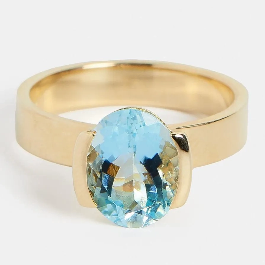 Silvi Ring with Aquamarine in Gold