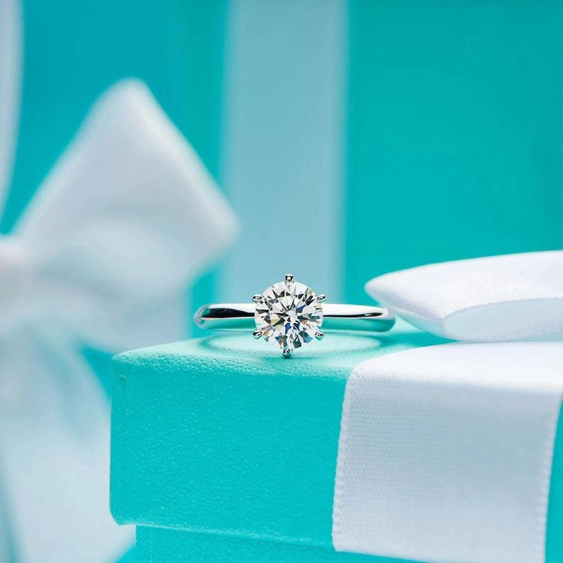 Six Claw Diamond Ring Female Simulation 1 Carat Two Silver T