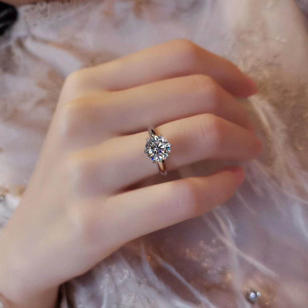 Six Claw Diamond Ring Female Simulation 1 Carat Two Silver T