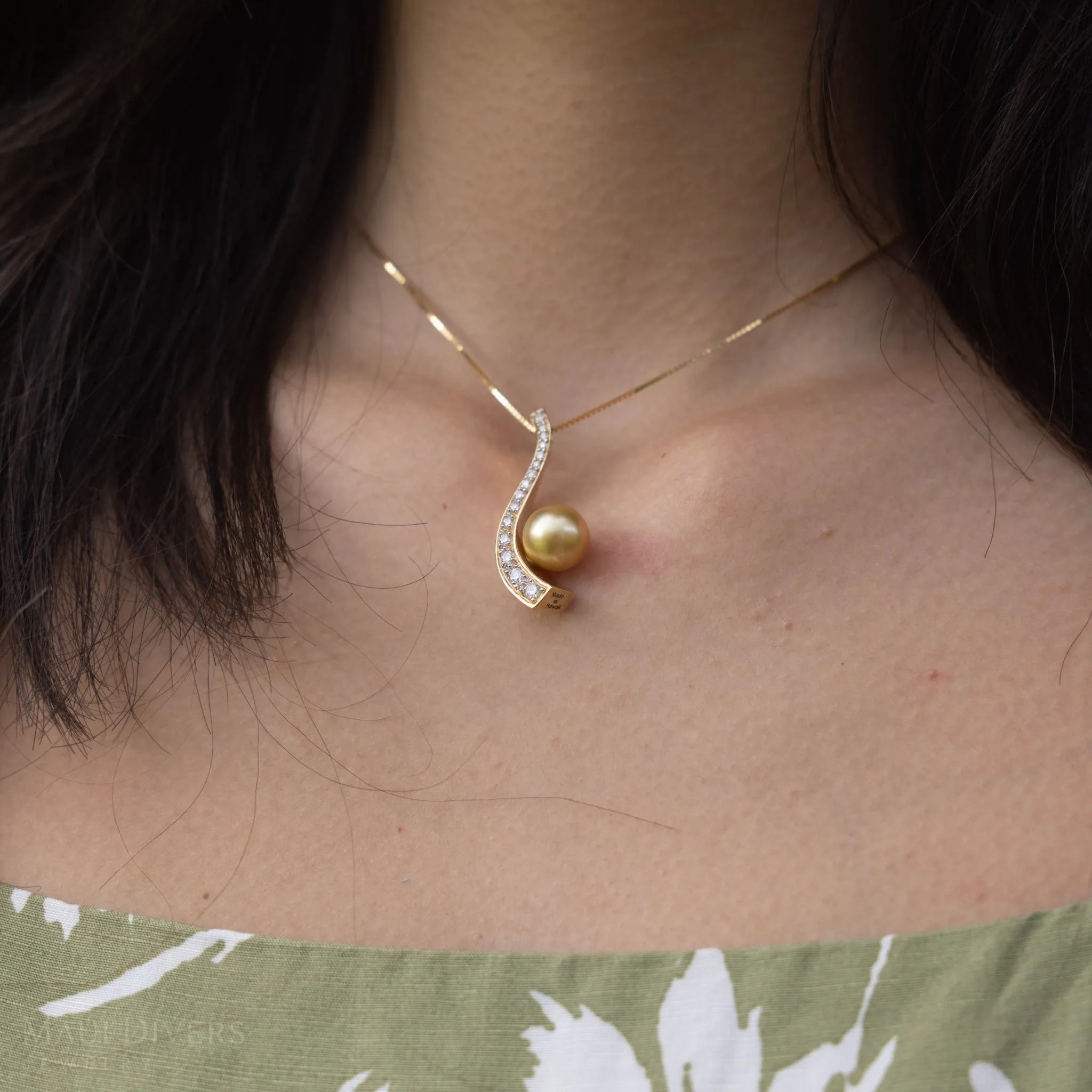 South Sea Gold Pearl Pendant in Gold with Diamonds - 11-12mm