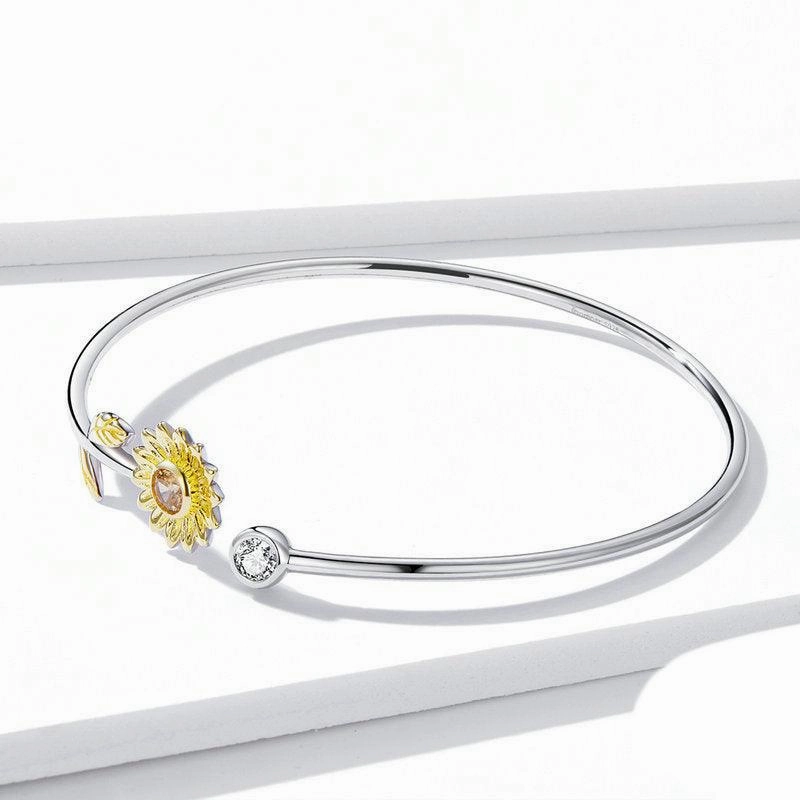Sterling Silver Fashion Daisy Bracelet Female