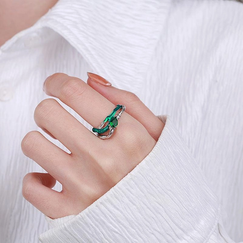 Sterling Silver Serpentine Staggered Green Line Zirconium Ring