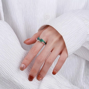 Sterling Silver Serpentine Staggered Green Line Zirconium Ring 