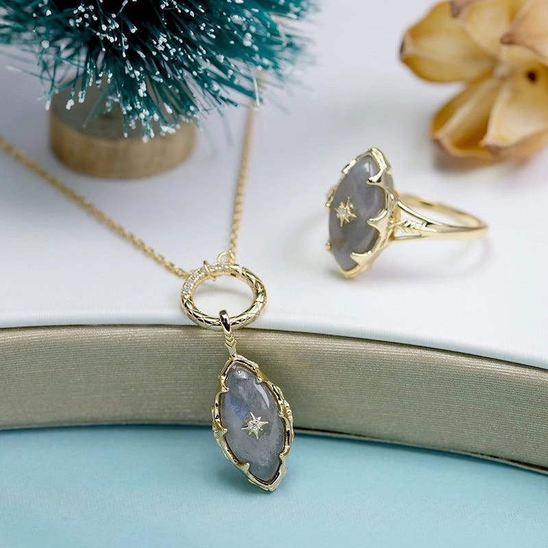 Stone Horse Eye Female Necklace Pendant 