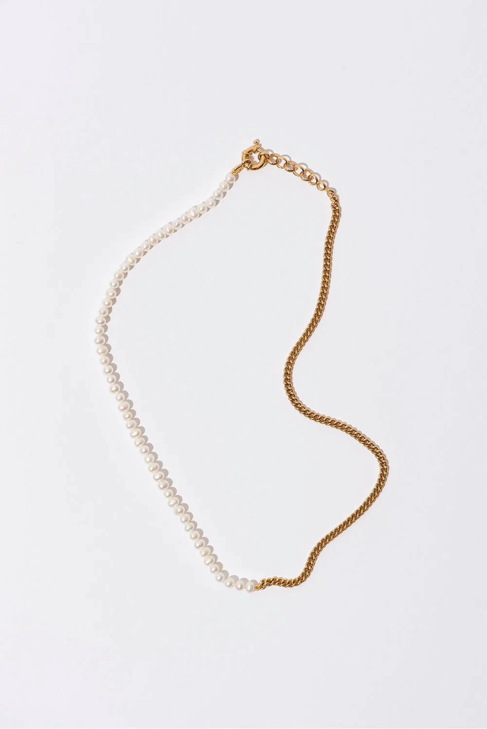 The 50/50 Small Gold Plated Necklace w. Pearls