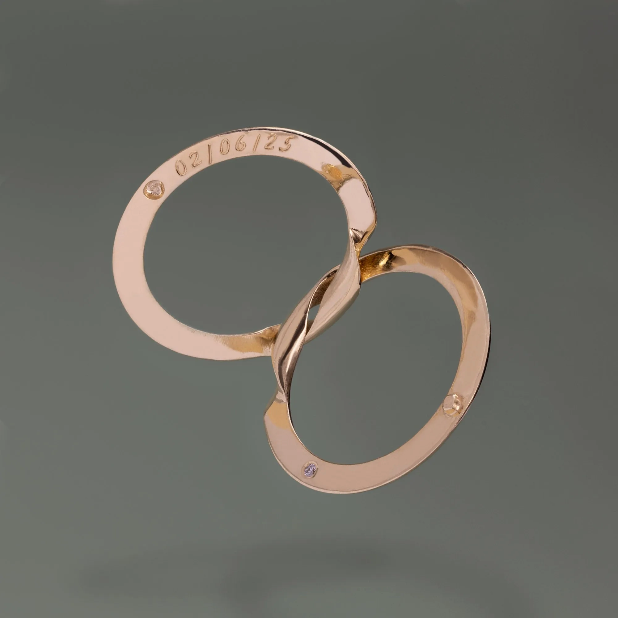 The Love Story Ring with a White Diamond | Yellow Gold