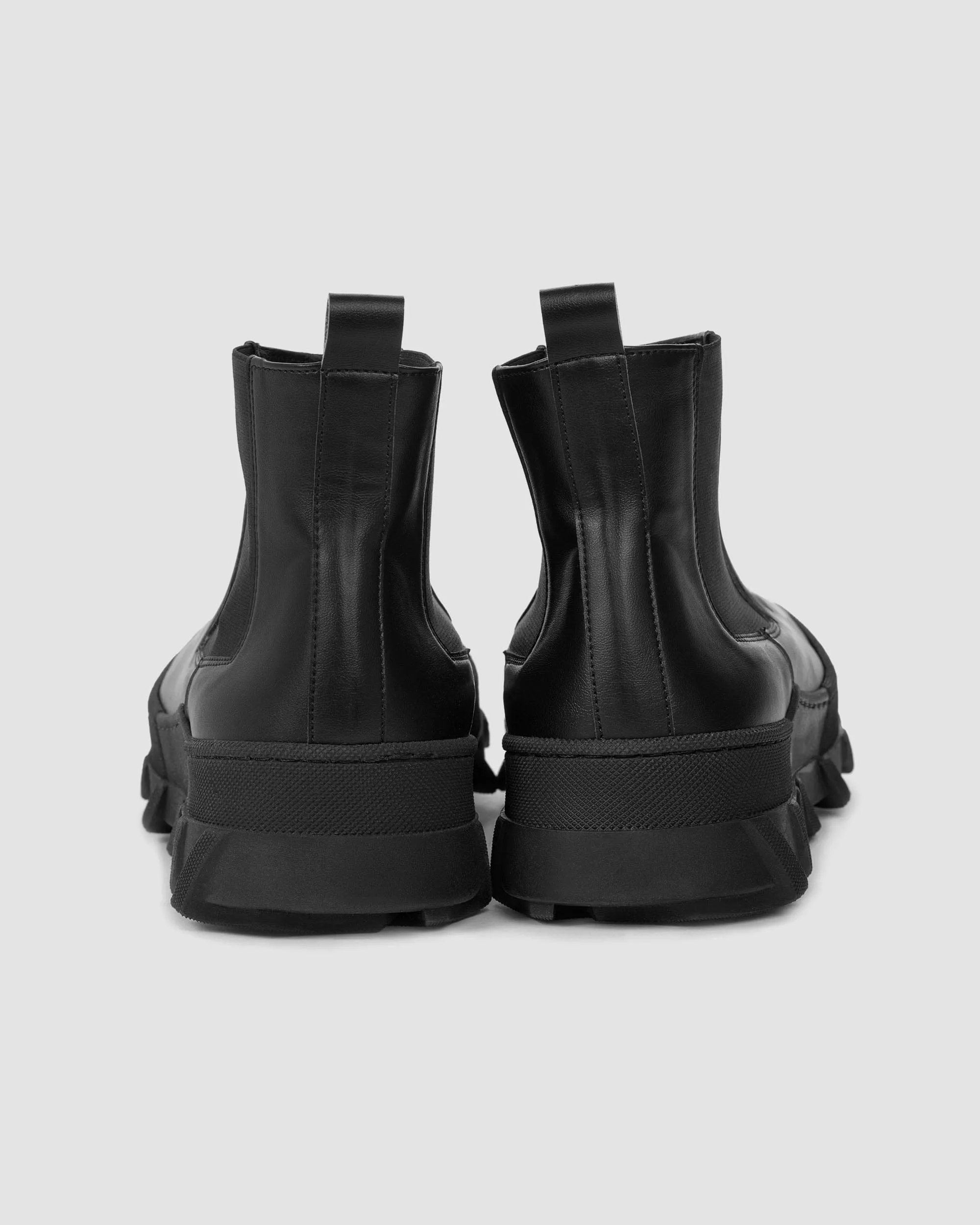 Tiger Damen Chelsea-Stiefel aus veganem Kornleder | Schwarz