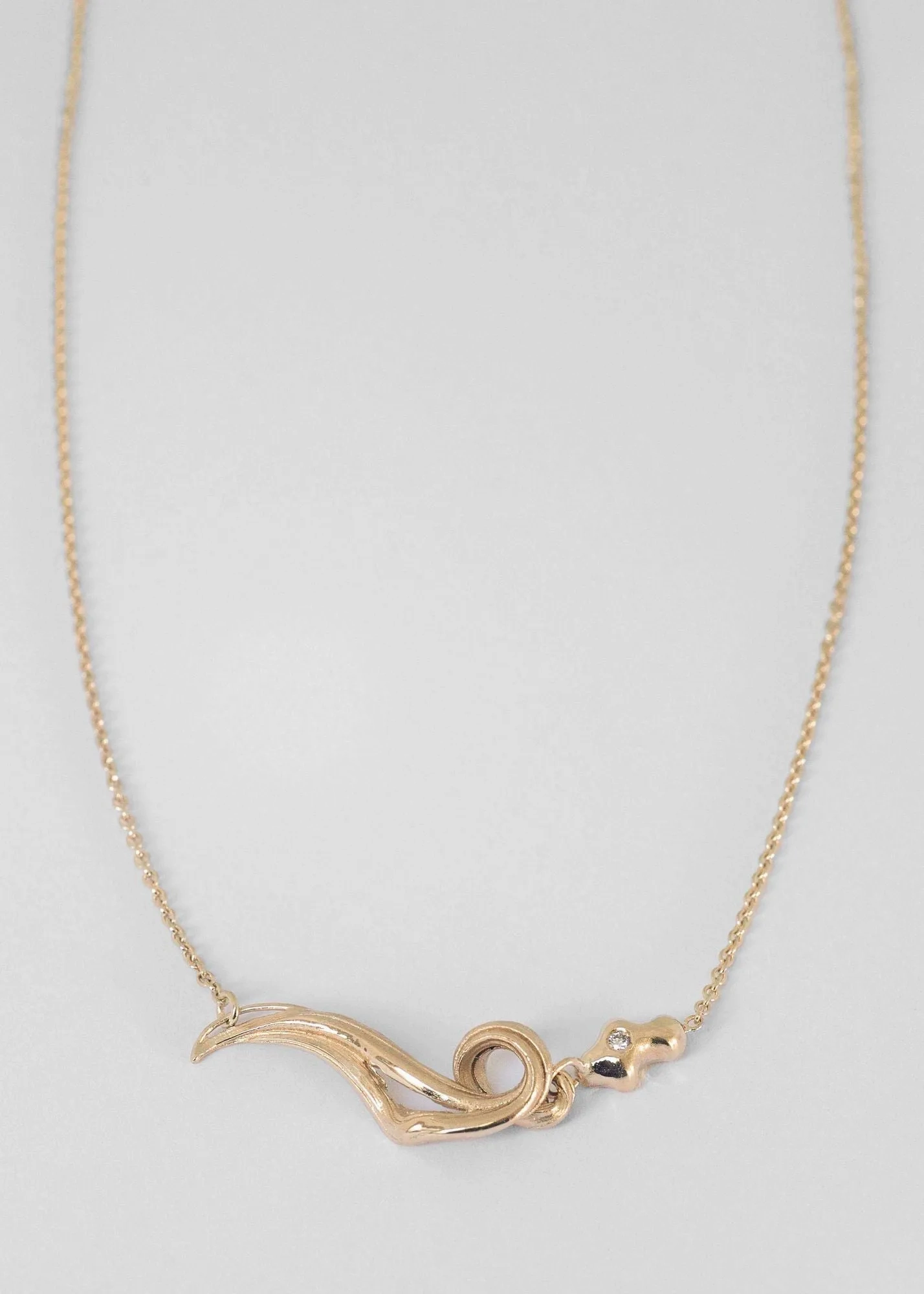 Unda 14K Gold Necklace w. Diamond