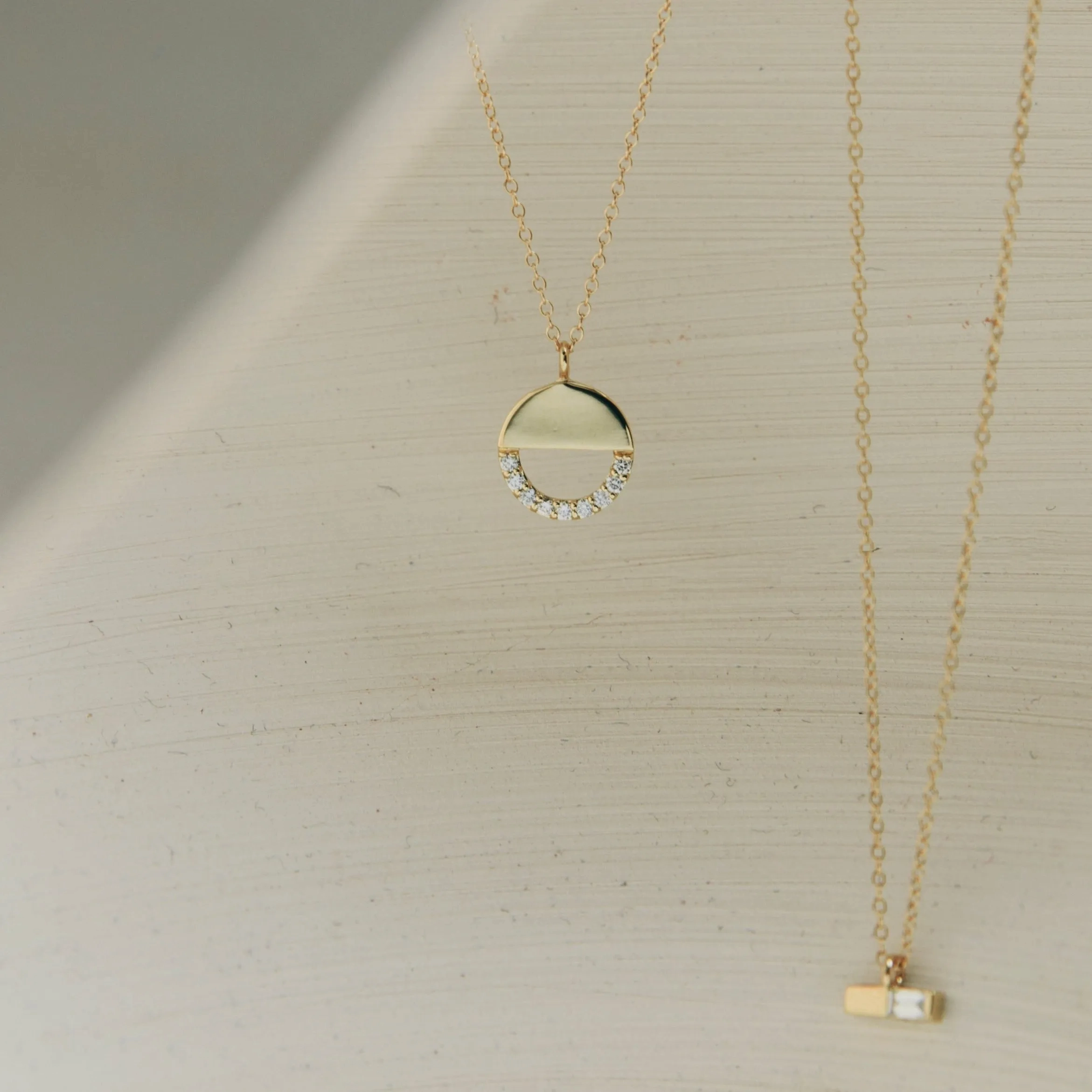 Vida Necklace