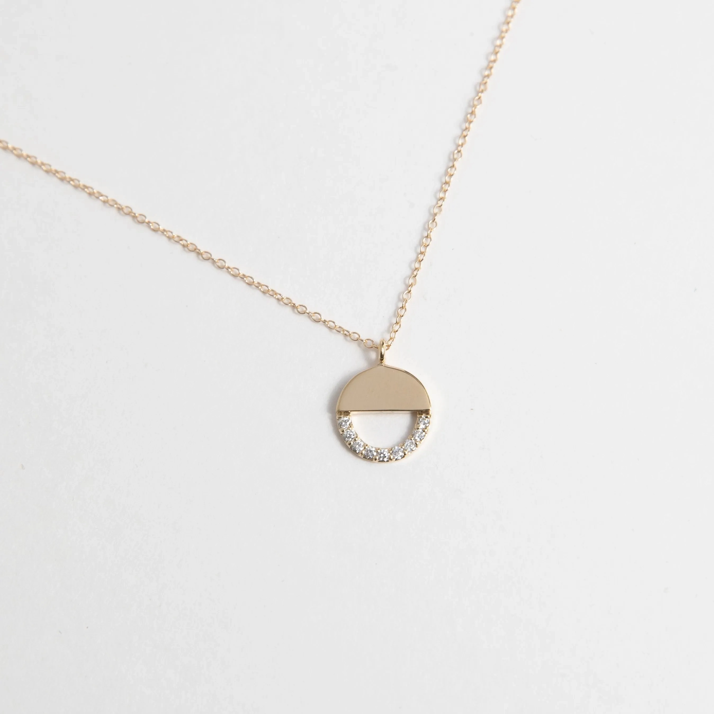 Vida Necklace