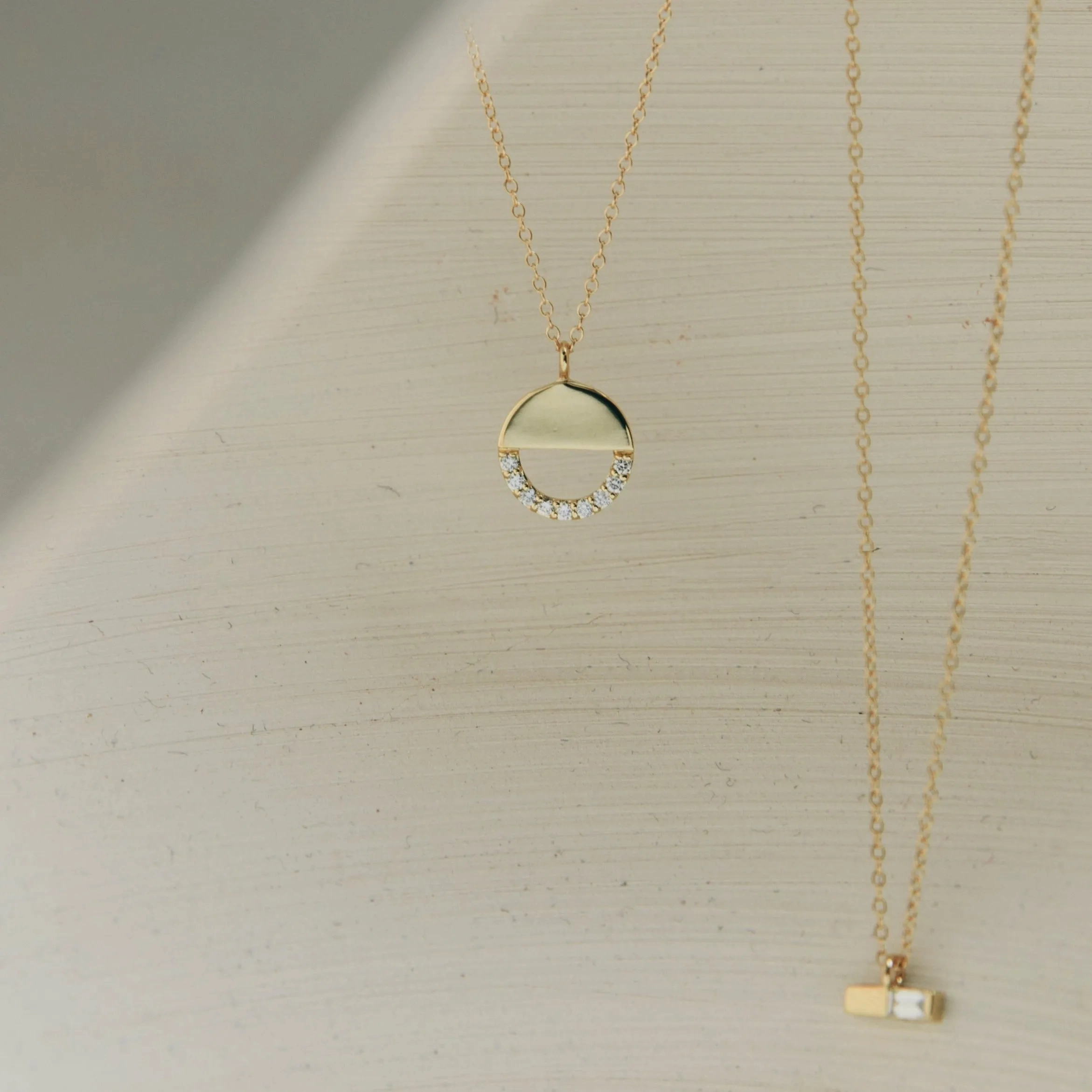 Vida Necklace