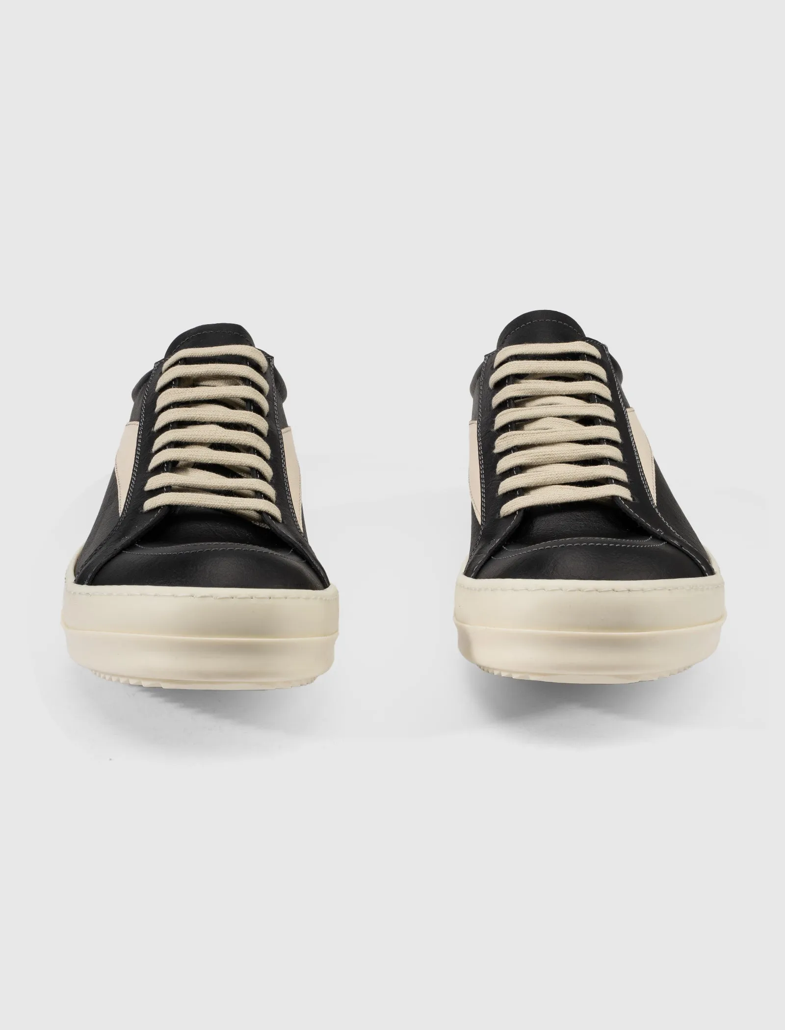 VINTAGE SNEAKERS 