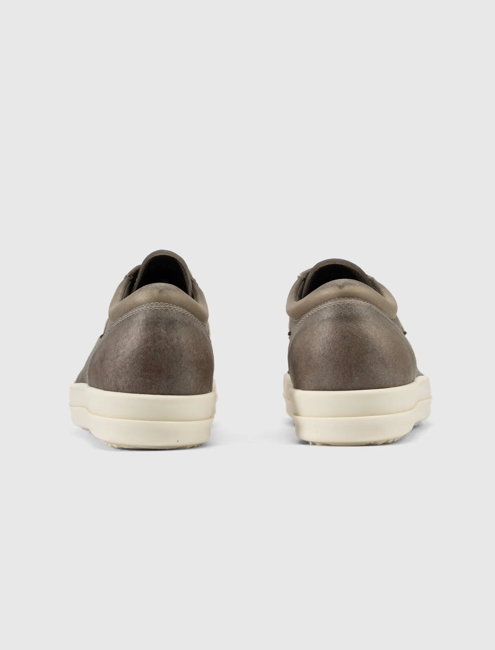 VINTAGE SNEAKERS 