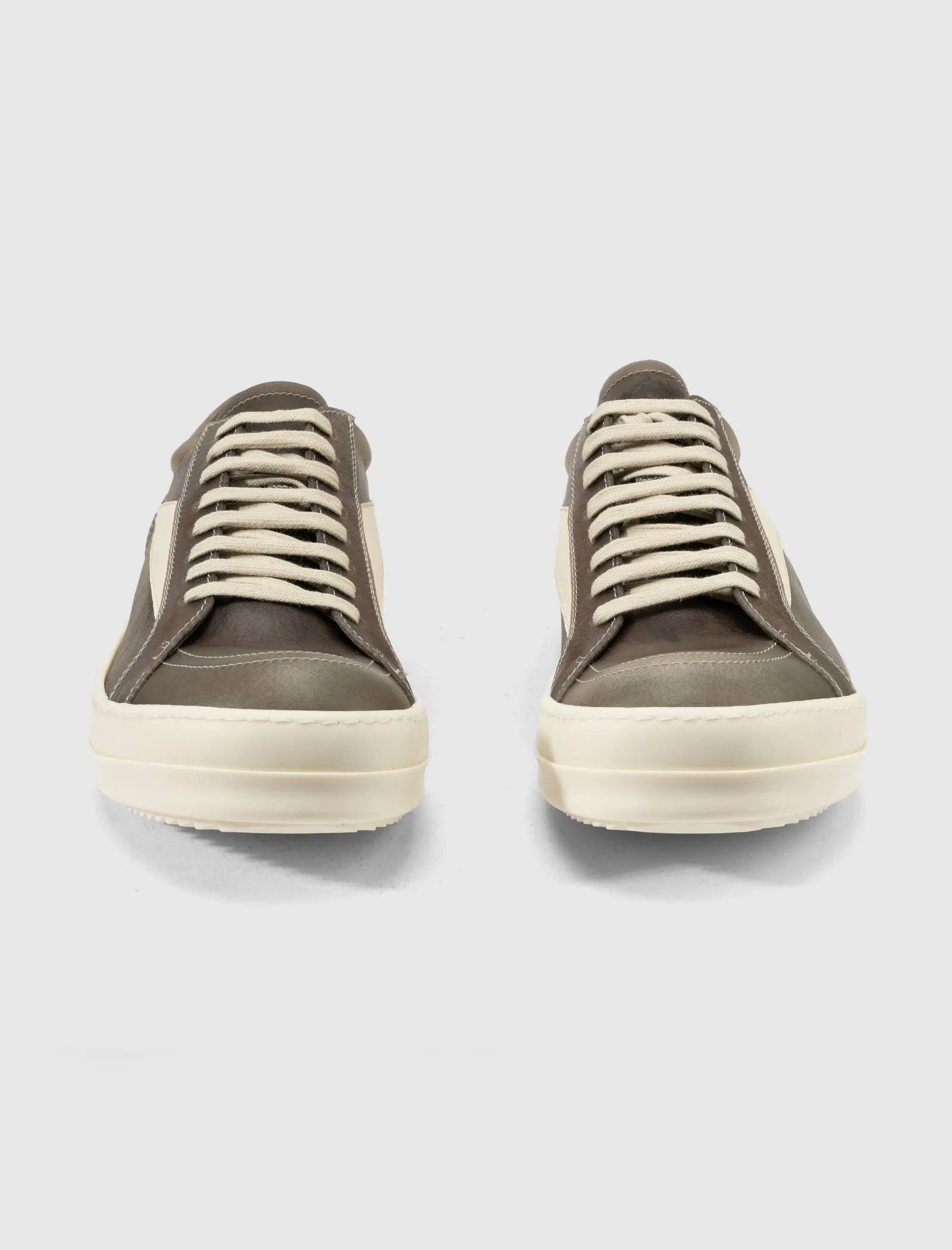 VINTAGE SNEAKERS 
