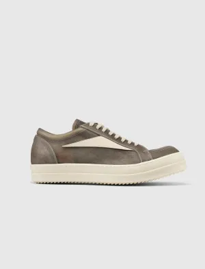 VINTAGE SNEAKERS 