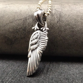 Vintage Fashion Feather Wing Pendant 